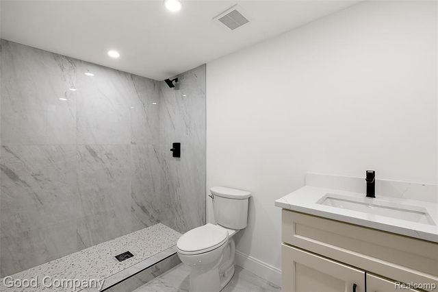 1228 W Windemere Avenue, Royal Oak, MI 48073