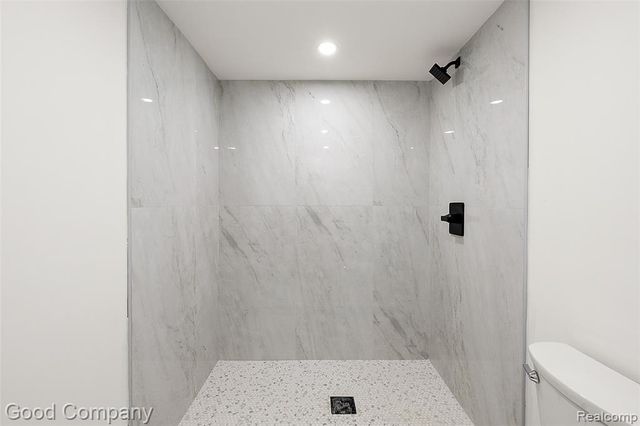 1228 W Windemere Avenue, Royal Oak, MI 48073
