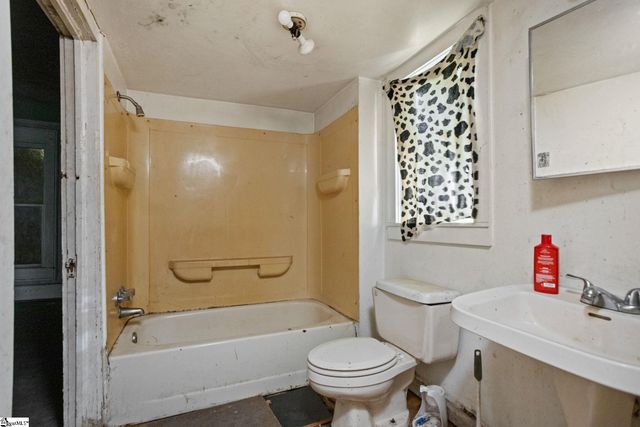 5 5th Avenue, Greenville, SC 29609