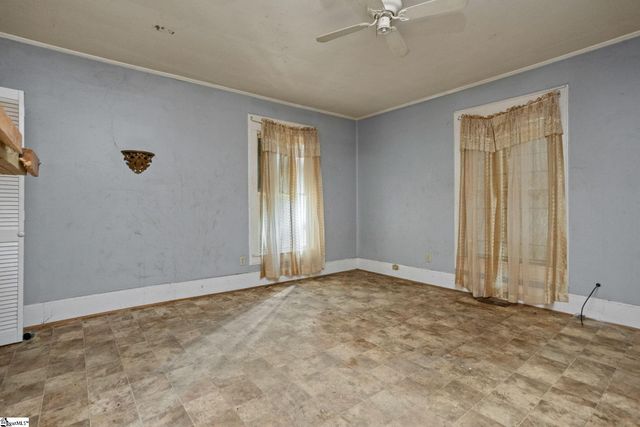 5 5th Avenue, Greenville, SC 29609