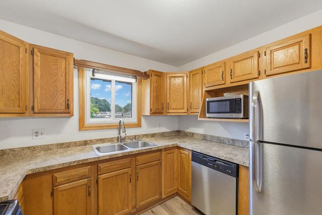 627 Hartridge DRIVE, Hartland, WI 53029