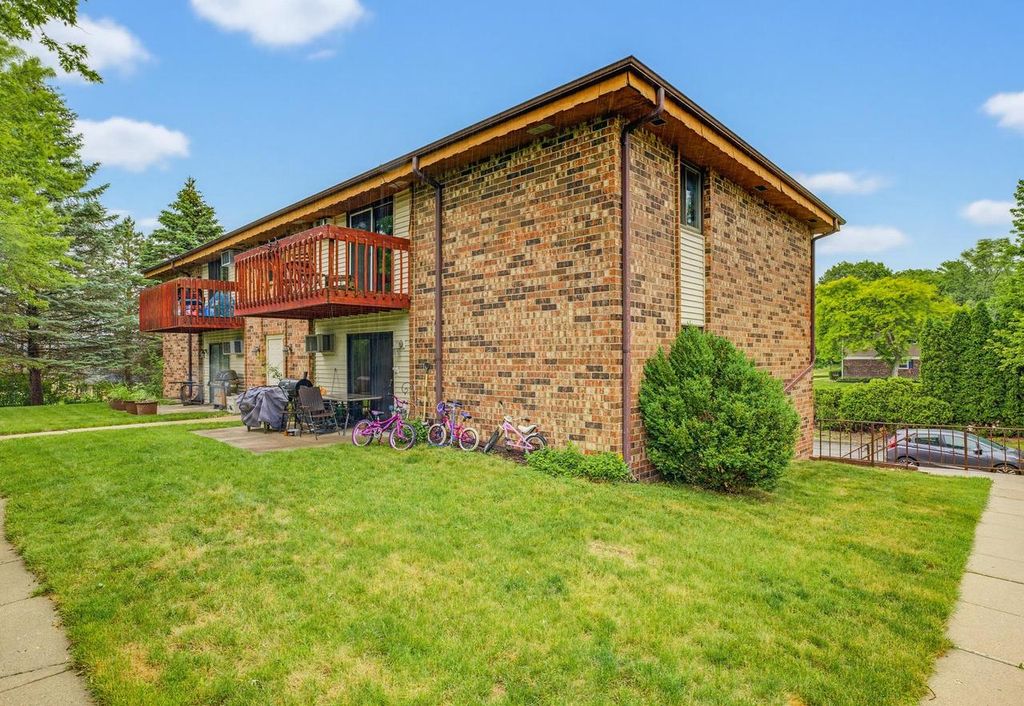 627 Hartridge DRIVE, Hartland, WI 53029