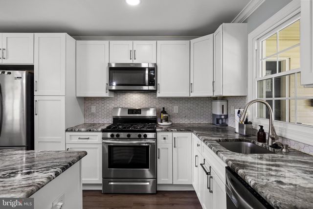 16 CREEKVIEW RD, Willingborough, NJ 08046