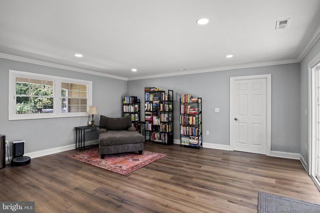 16 CREEKVIEW RD, Willingborough, NJ 08046
