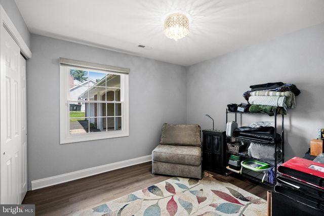 16 CREEKVIEW RD, Willingborough, NJ 08046