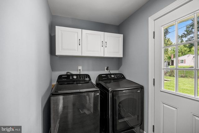 16 CREEKVIEW RD, Willingborough, NJ 08046