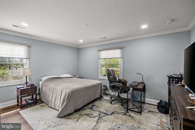 16 CREEKVIEW RD, Willingborough, NJ 08046