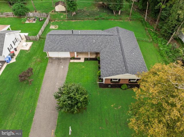 16 CREEKVIEW RD, Willingborough, NJ 08046