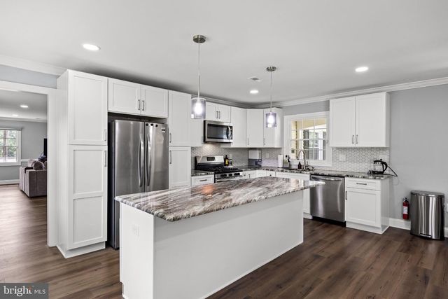 16 CREEKVIEW RD, Willingborough, NJ 08046