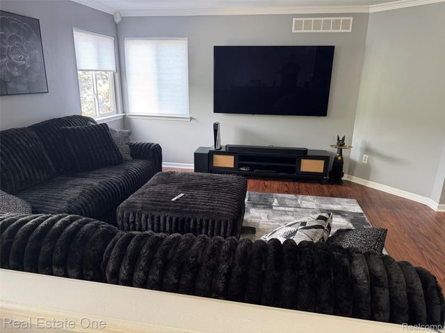 3659 Sugarbush Drive, Genoa Township, MI 48843