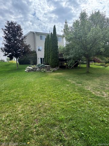 3659 Sugarbush Drive, Genoa Township, MI 48843