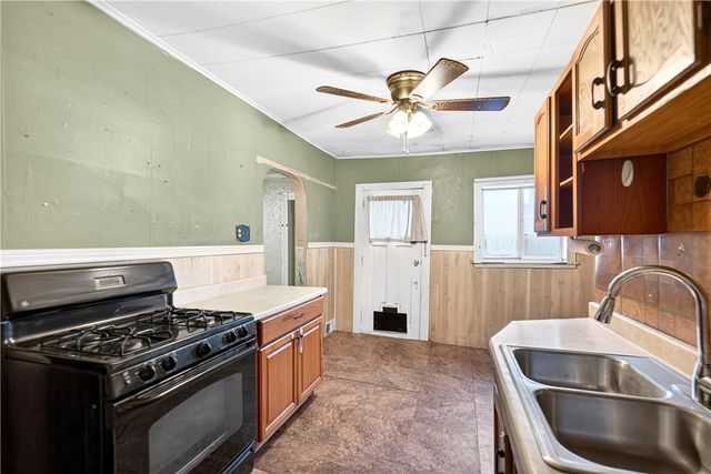 3308 N 32nd Ave, Pulaski Twp, PA 15066