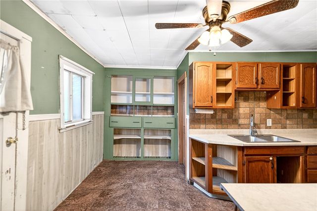 3308 N 32nd Ave, Pulaski Twp, PA 15066