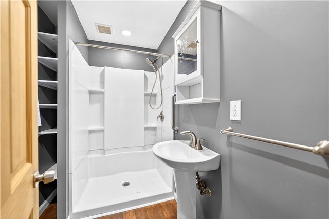 3308 N 32nd Ave, Pulaski Twp, PA 15066