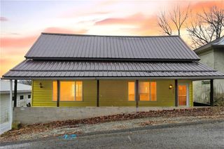 3308 N 32nd Ave, Pulaski Twp, PA 15066