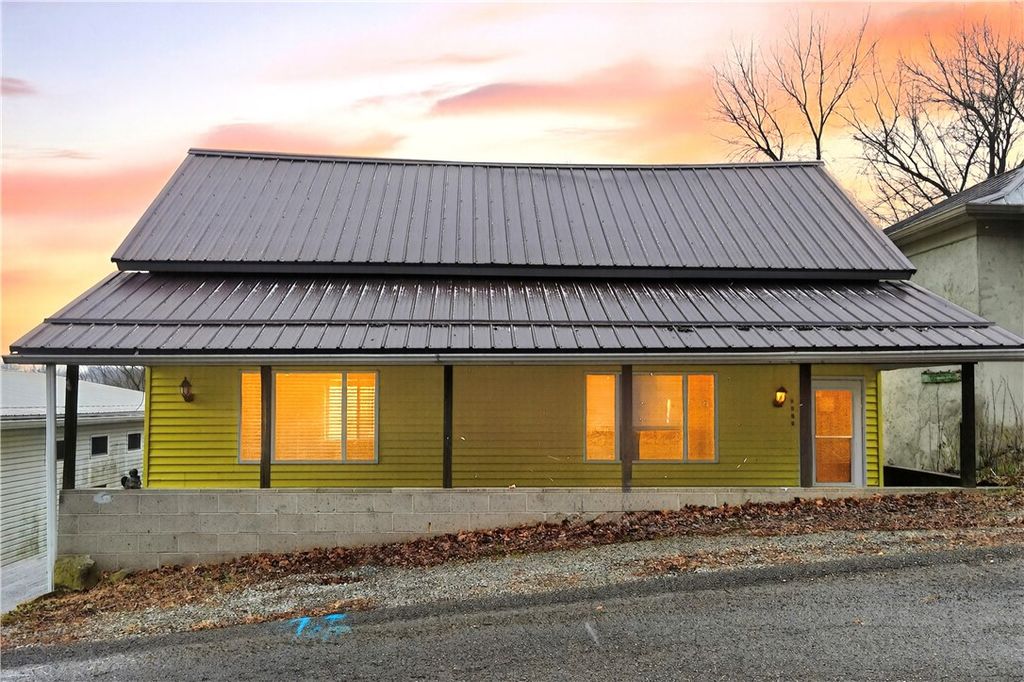 3308 N 32nd Ave, Pulaski Twp, PA 15066