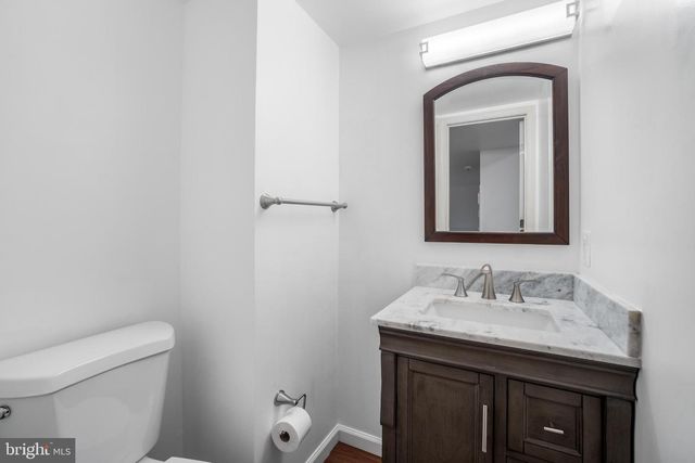 1103 MOOREFIELD HILL CT SW, Vienna, VA 22180