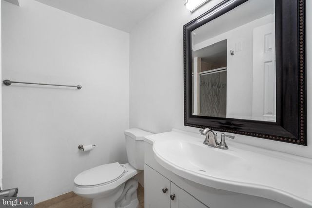 1103 MOOREFIELD HILL CT SW, Vienna, VA 22180