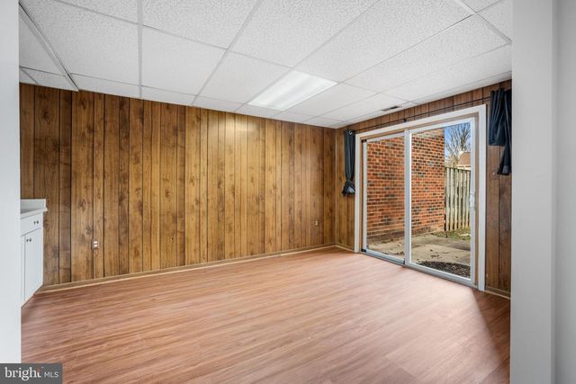 1103 MOOREFIELD HILL CT SW, Vienna, VA 22180