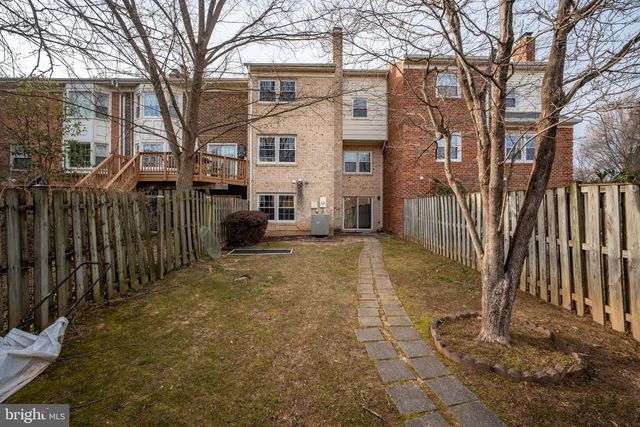 1103 MOOREFIELD HILL CT SW, Vienna, VA 22180