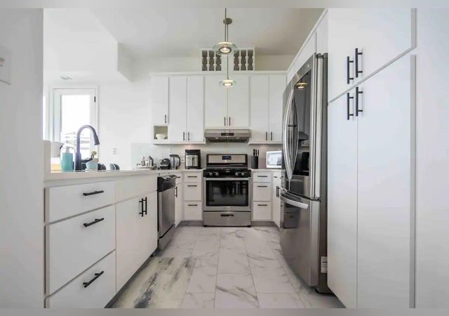 5924 Lookout Mountain DR, Austin, TX 78731