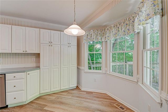 4005 Glenn Landing Drive, Winston-salem, NC 27107
