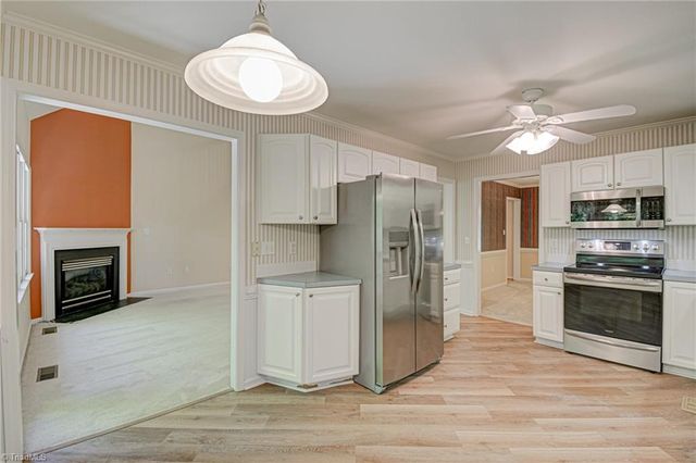 4005 Glenn Landing Drive, Winston-salem, NC 27107