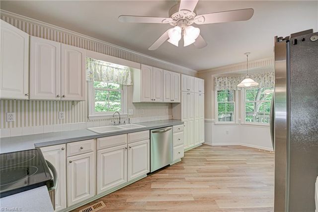 4005 Glenn Landing Drive, Winston-salem, NC 27107