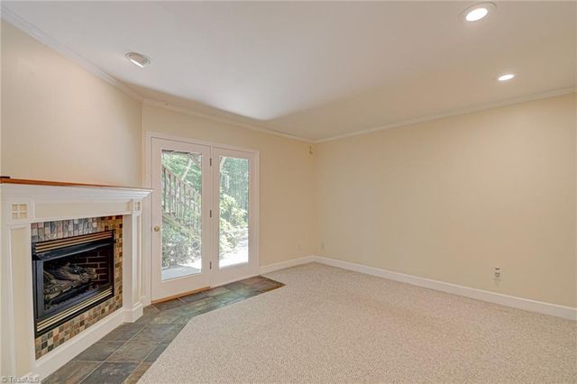 4005 Glenn Landing Drive, Winston-salem, NC 27107