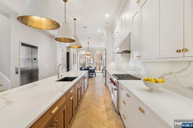 110 Park Avenue 1, Hoboken, NJ 07030