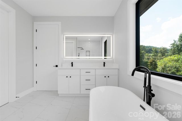 4 Tremorra Trail, Leicester, NC 28748