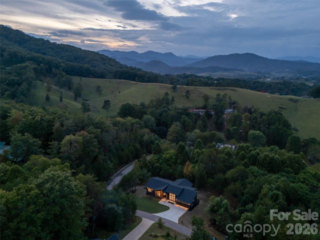 4 Tremorra Trail, Leicester, NC 28748