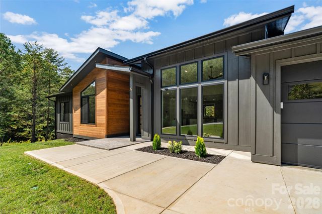 4 Tremorra Trail, Leicester, NC 28748