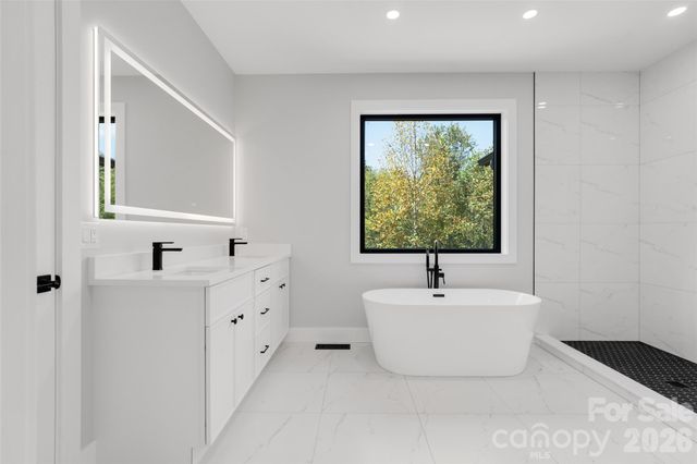 4 Tremorra Trail, Leicester, NC 28748