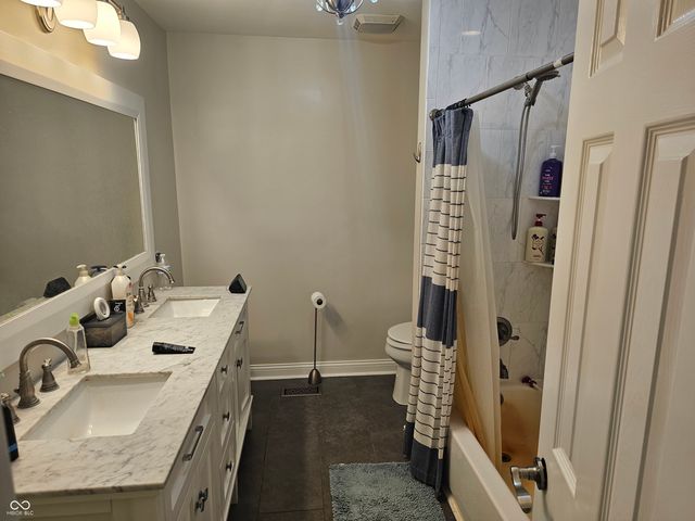 8423 Mud Creek Road, Indianapolis, IN 46256