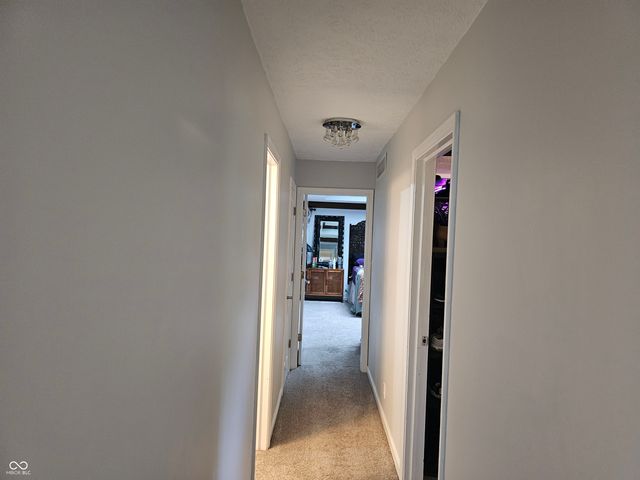 8423 Mud Creek Road, Indianapolis, IN 46256