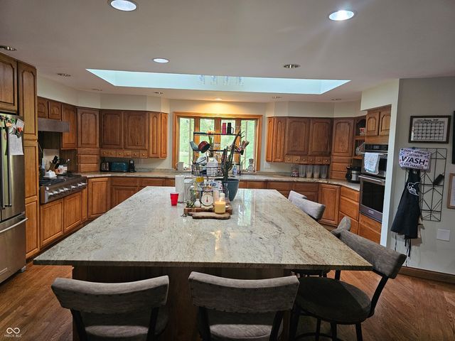 8423 Mud Creek Road, Indianapolis, IN 46256