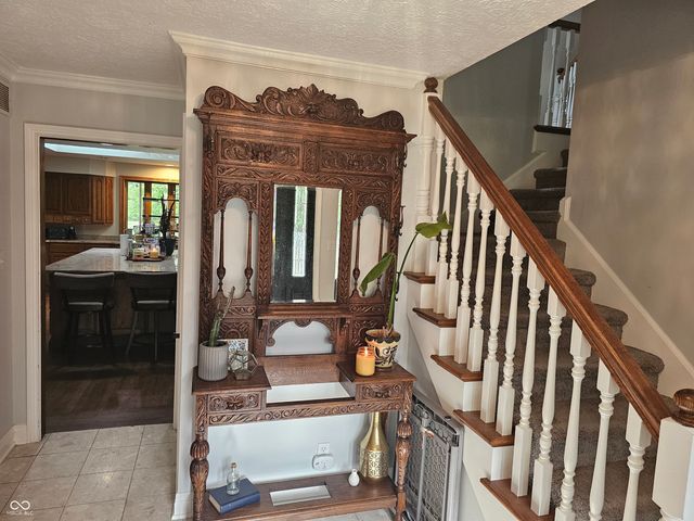 8423 Mud Creek Road, Indianapolis, IN 46256