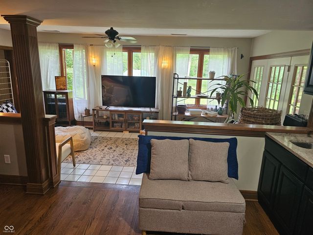 8423 Mud Creek Road, Indianapolis, IN 46256