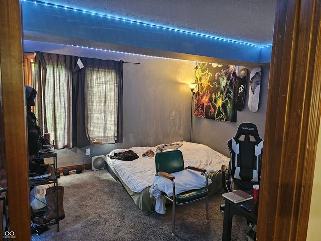 8423 Mud Creek Road, Indianapolis, IN 46256