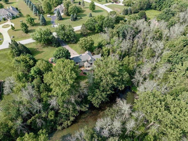 W8678 HILLVIEW ROAD, Hortonville, WI 54944