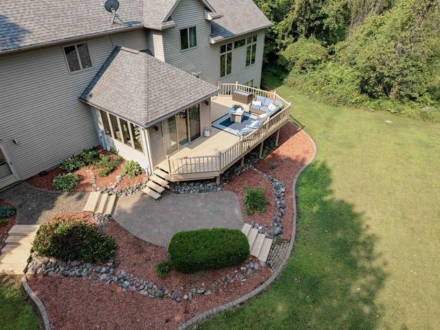 W8678 HILLVIEW ROAD, Hortonville, WI 54944