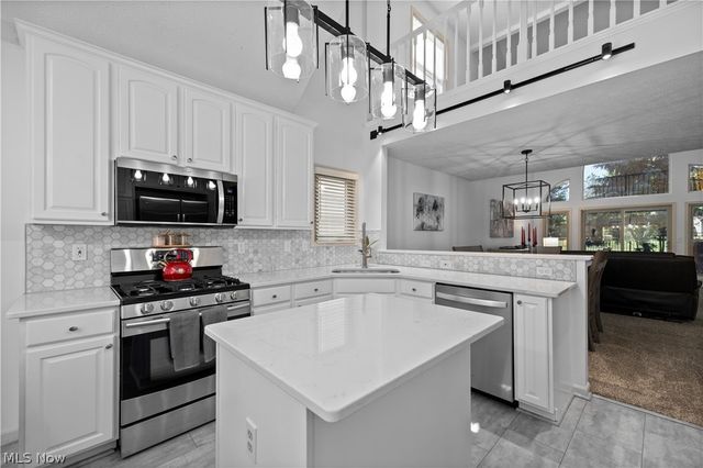 22669 Melissa Lane, Strongsville, OH 44149