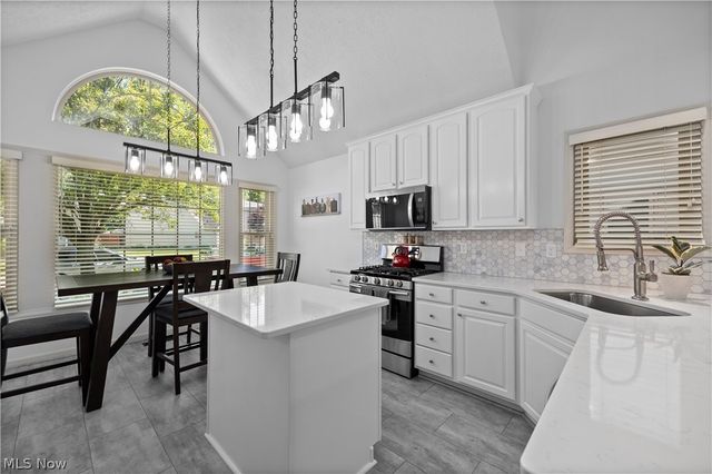 22669 Melissa Lane, Strongsville, OH 44149