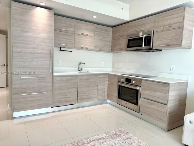 1300 S Miami Ave 4108, Miami, FL 33130