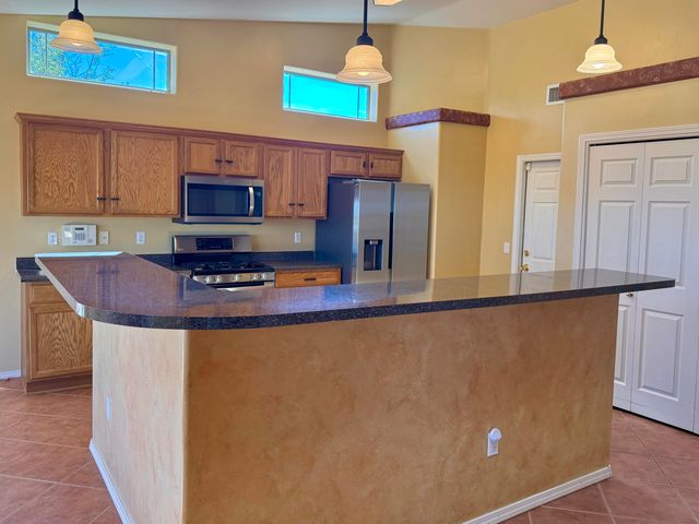 620 9th Street NE, Rio Rancho, NM 87124