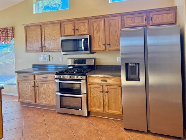 620 9th Street NE, Rio Rancho, NM 87124