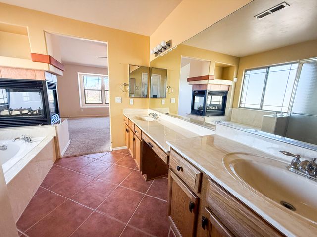 620 9th Street NE, Rio Rancho, NM 87124