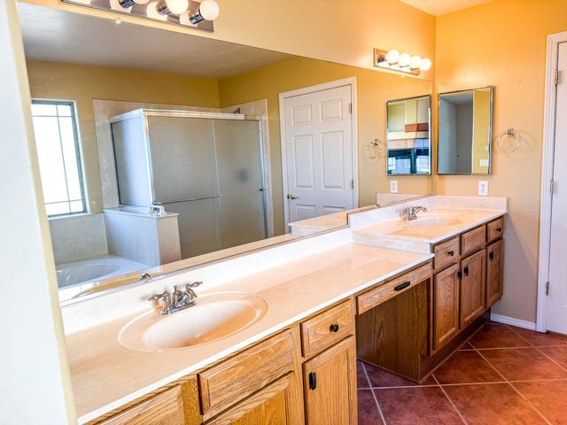 620 9th Street NE, Rio Rancho, NM 87124