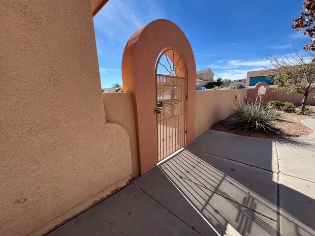 620 9th Street NE, Rio Rancho, NM 87124